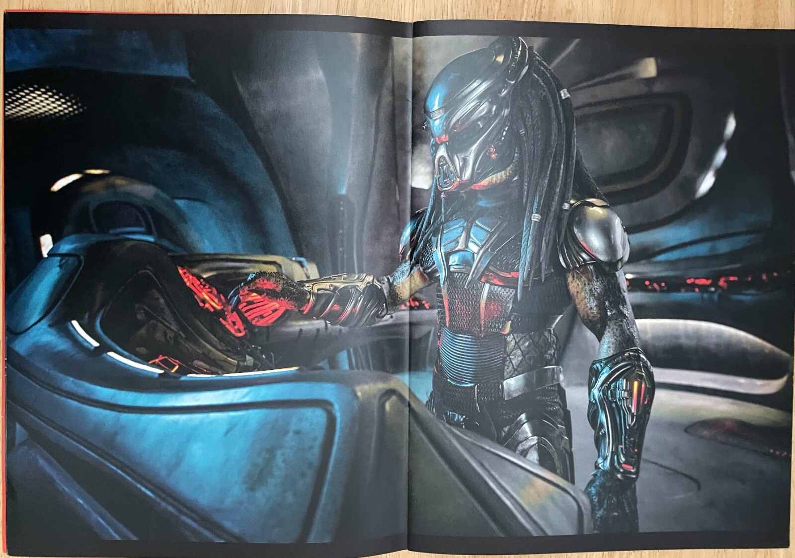 The Predator 2018 Movie Program Japan Olivia Munn, Boyd Holbrook, Trevante Rhode