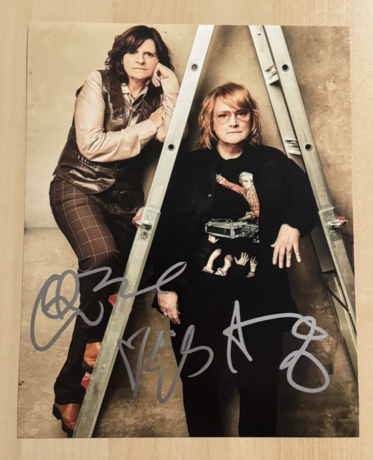 INDIGO GIRLS BAND SIGNED 8×10 PHOTO AUTOGRAPHED FOLK DUO GROUP LEGENDS COA
