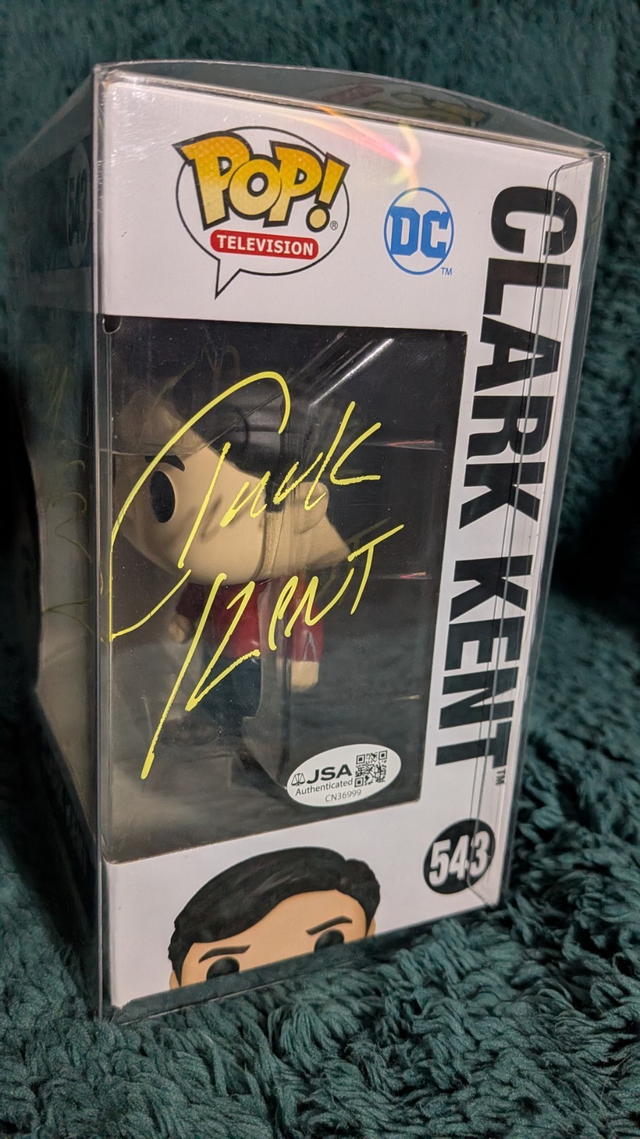 Tom Welling Signed Funko Pop #543 Smallville Clark Kent JSA COA