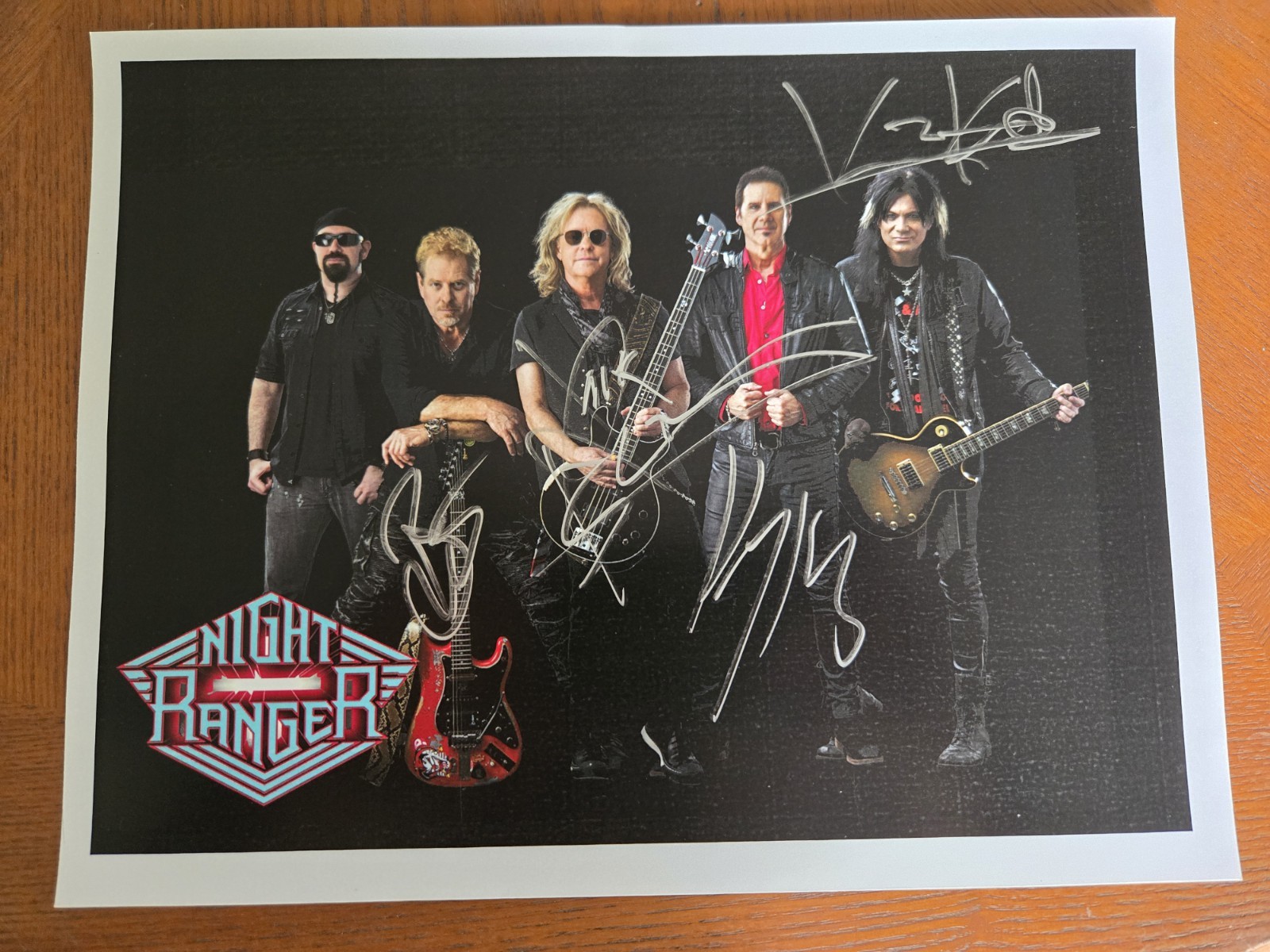 Night Ranger SIGNED AUTO 8.5″ X 11″ PHOTO ROCK GROUP ALL AUTOS