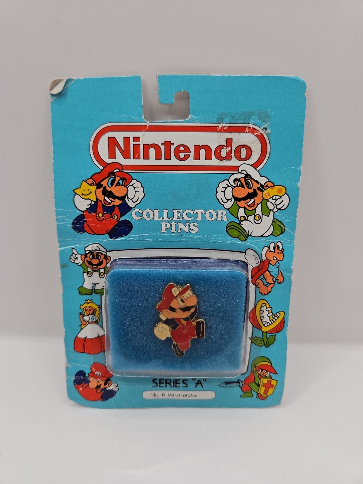 Nintendo Collector Pins Series “A” Super Mario Bros. Mario No. 6 NES sealed