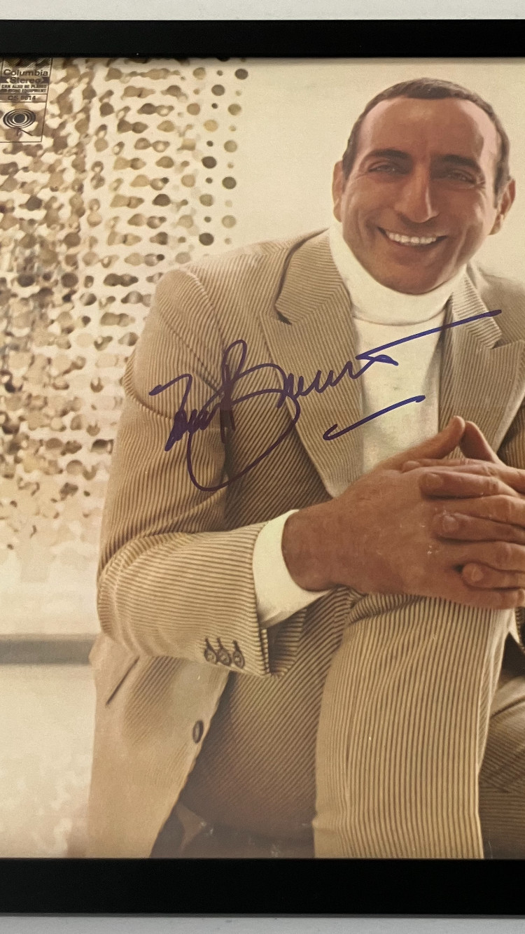 TONY BENNETT SIGNED/AUTOGRAPHED FRAMED ALBUM JACKET/VINYL WITH COA