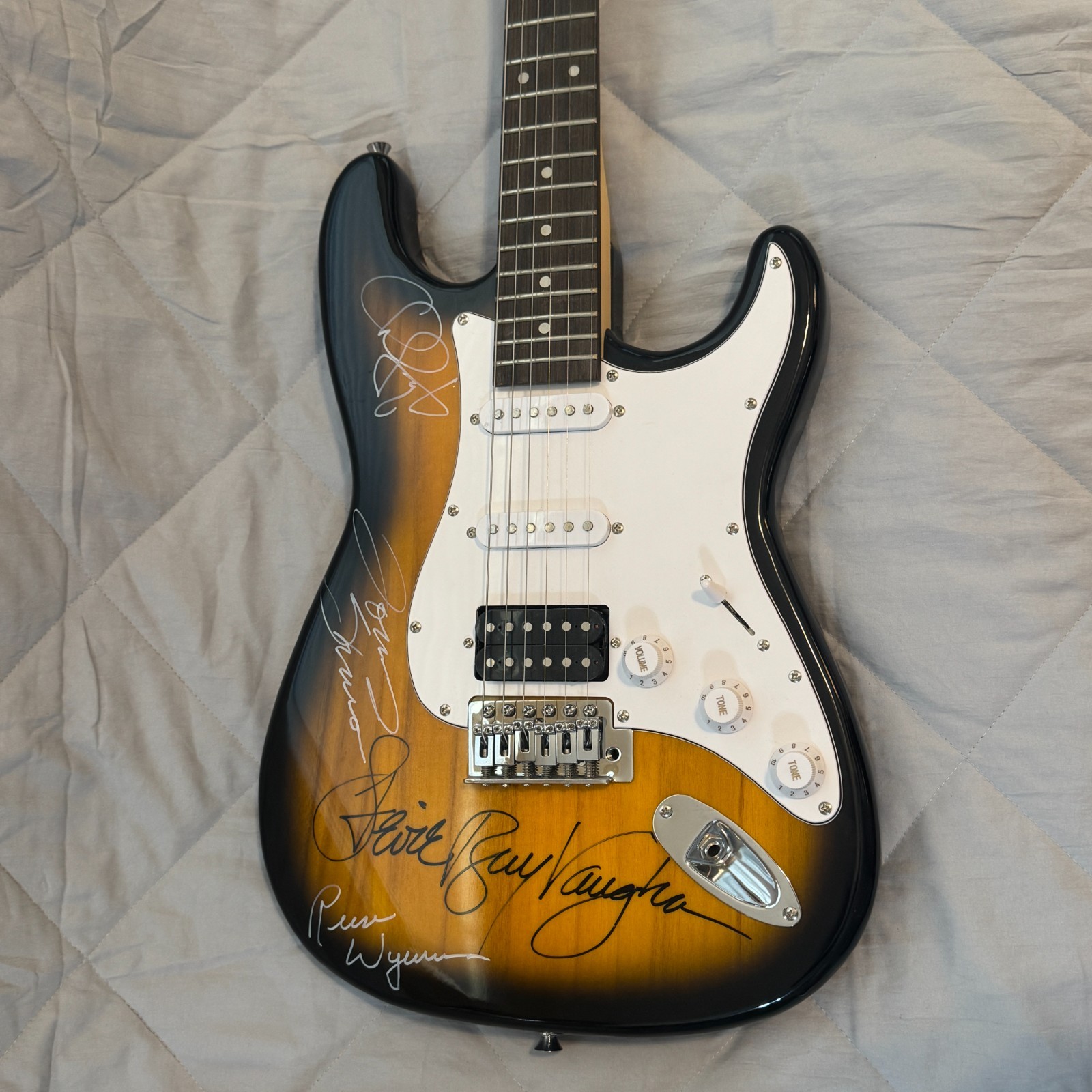 STEVIE RAY VAUGHAN & DOUBLE TROUBLE AUTOGRAPHED GUITAR SIGNED 11/22/1989 W/ COA