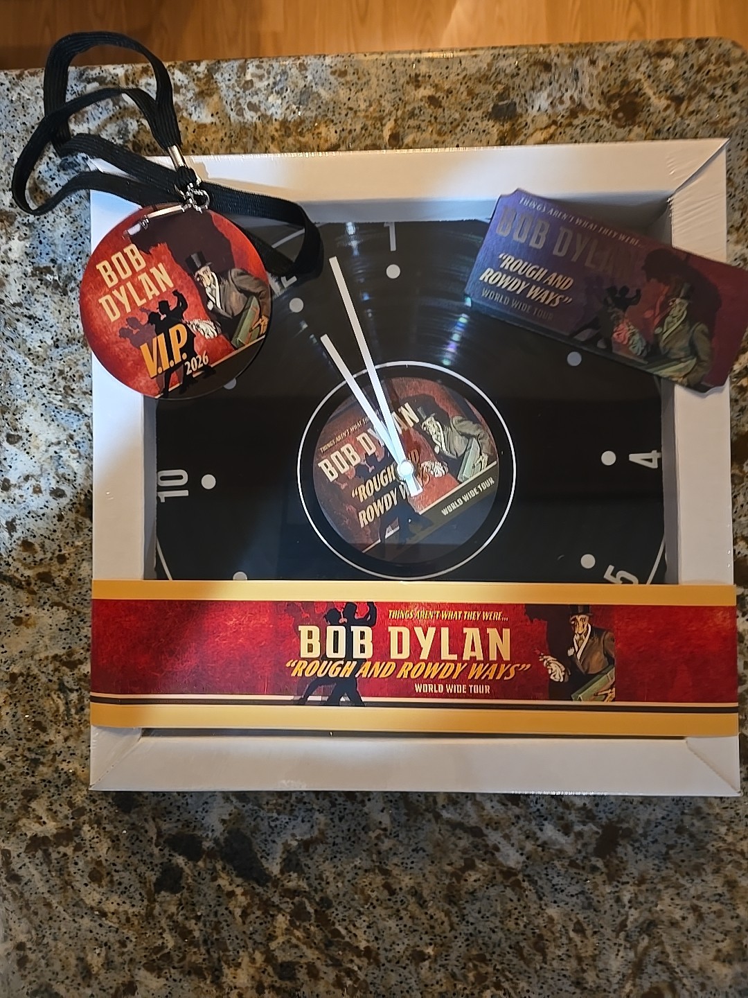BOB DYLAN ROUGH AND ROWDY WAYS VIP PACKAGE ALBUM WALL CLOCK & VIP PASS & Magnet
