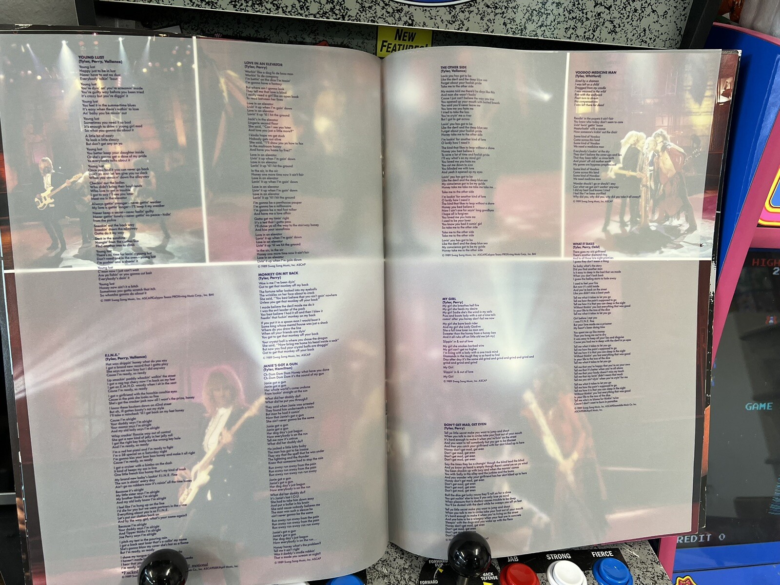 1990 Aerosmith Pump Concert Tour Program Magazine Steven Tyler + 2 Ticket Stubs