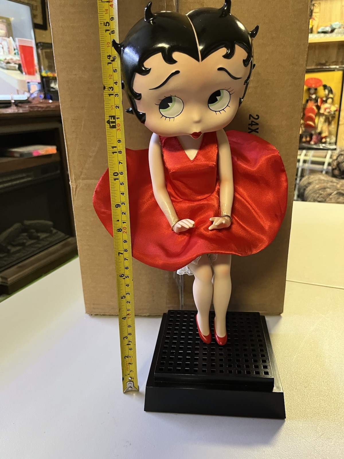 Betty Boop Porcelain Marilyn Monroe Doll Danbury mint 1995