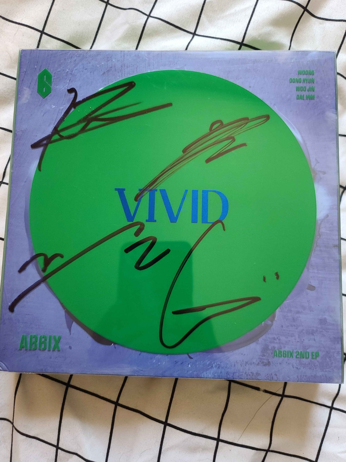 K-Pop CD AB6IX Vivid SIGNED Promo Album Autographed, Photocard Included