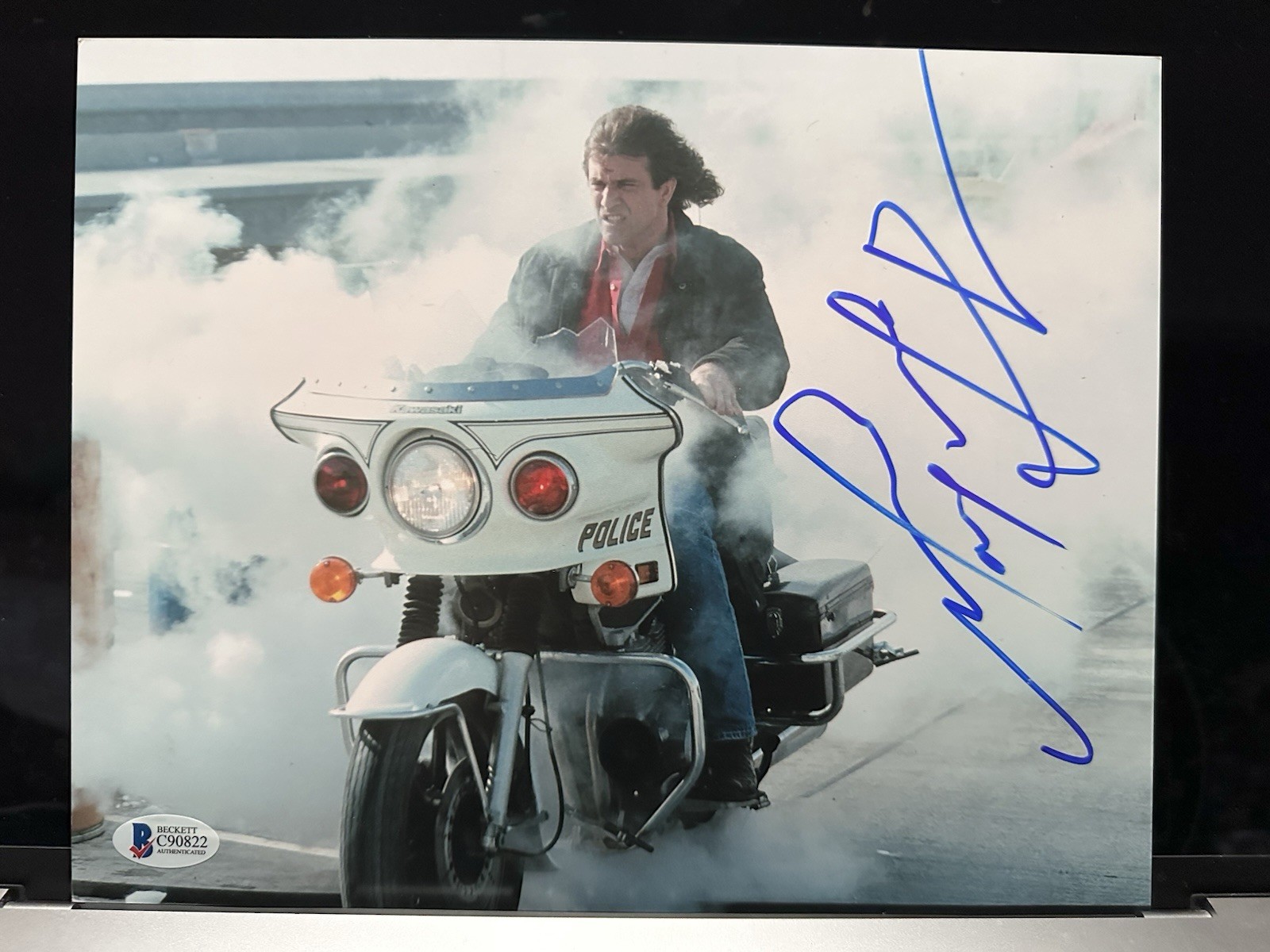 MEL GIBSON SIGNED LETHAL WEAPON PHOTO 8X10 MARTIN RIGGS AUTOGRAPH BAS COA 1