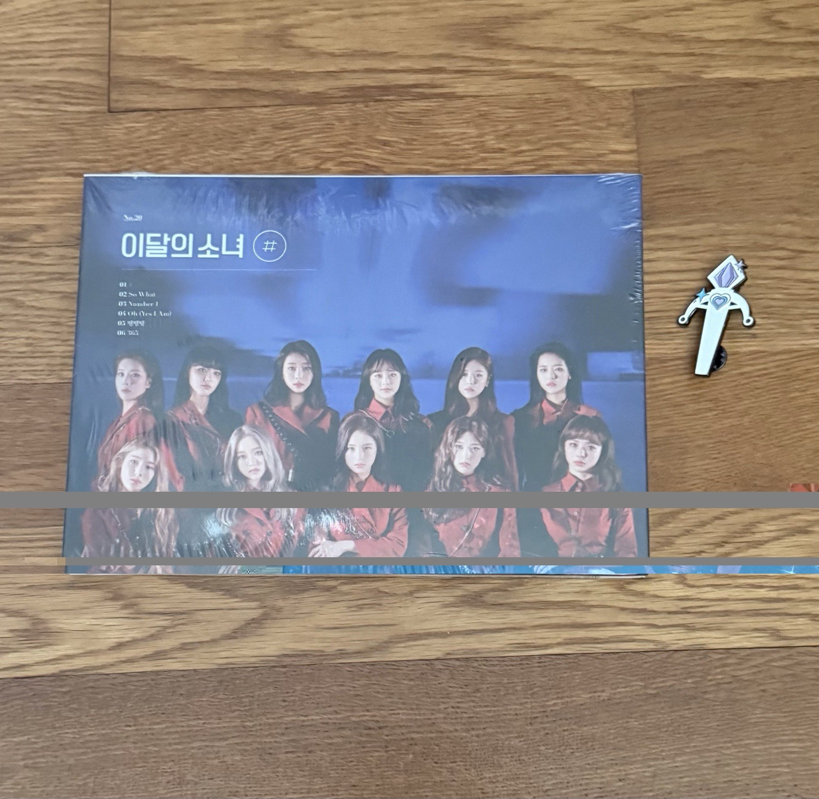 MONTHLY GIRL LOONA – 2Nd Mini # Hash (Normal Ver. A) CD + Photocard (Sealed)