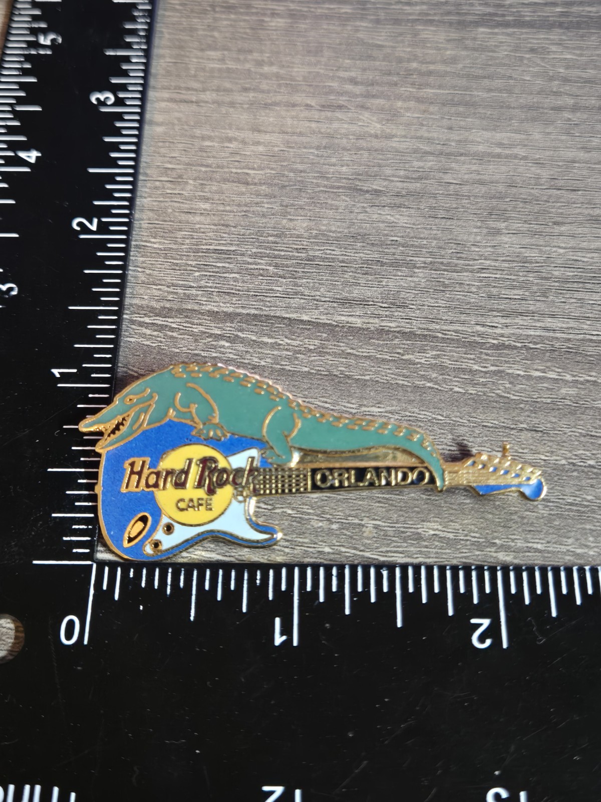 HARD ROCK CAFE ORLANDO GUITAR PIN Alligator Y2