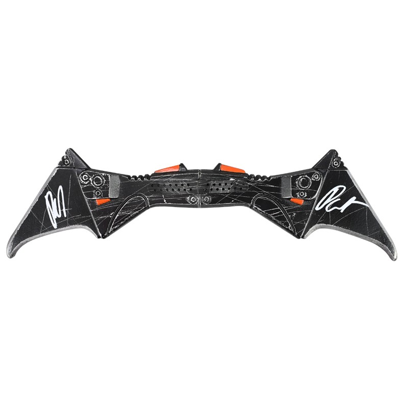 Robert Pattinson Autographed Factory Entertainment 2022 The Batman Batarang