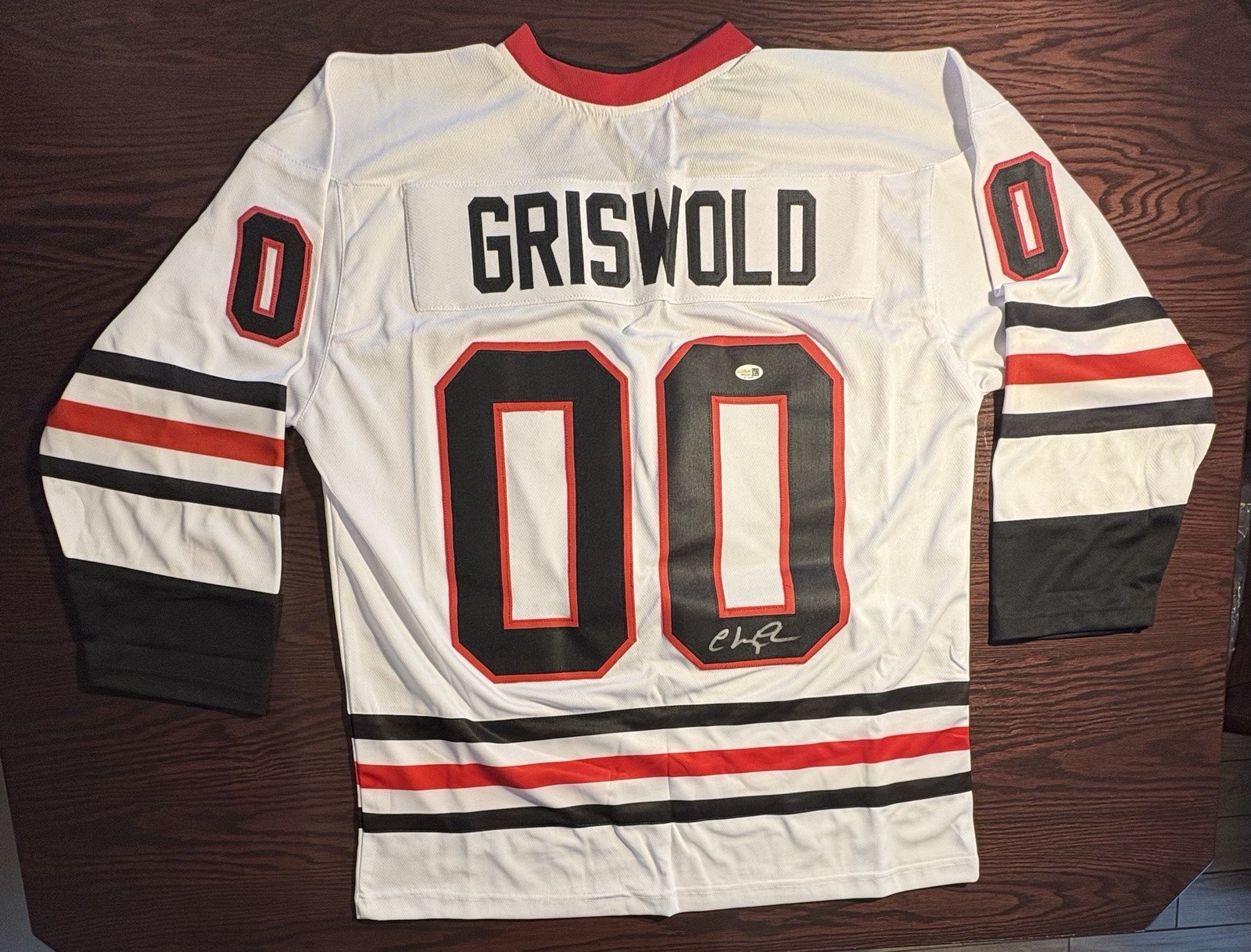 Christmas Vacation, Chevy Chase, Signed XL Jersey, JSA Authentication
