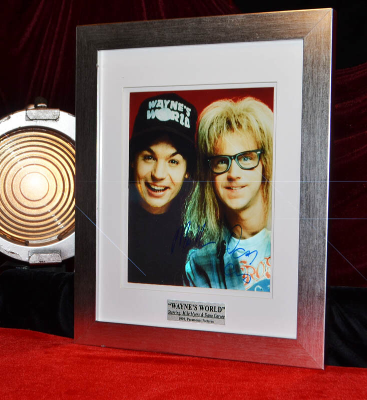 WAYNE’S WORLD Signed Color Autograph DANA CARVEY & MIKE MYERS , Frame , COA, DVD