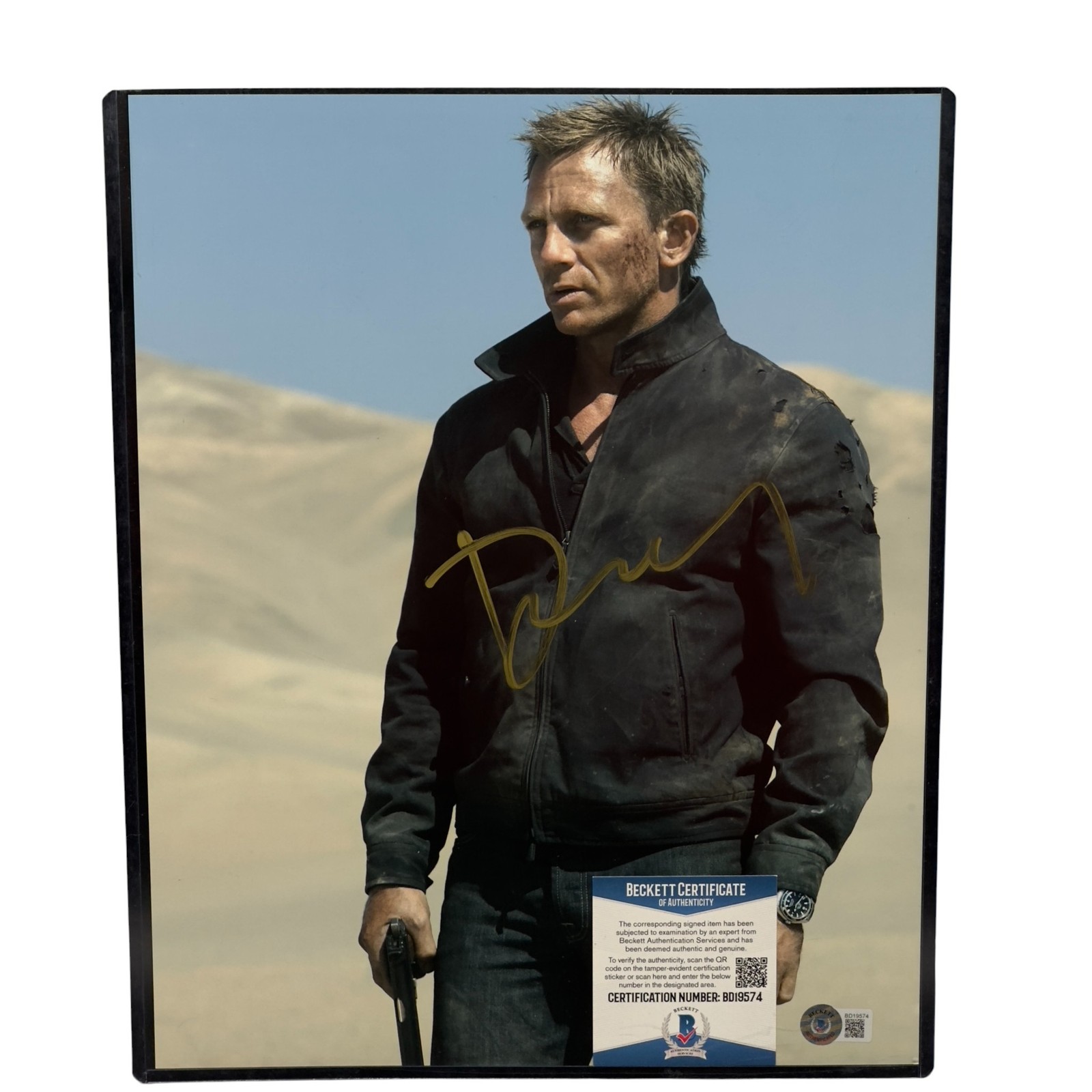 Daniel Craig Signed 11×14 Photo James Bond 007 Autographed Beckett Authentic