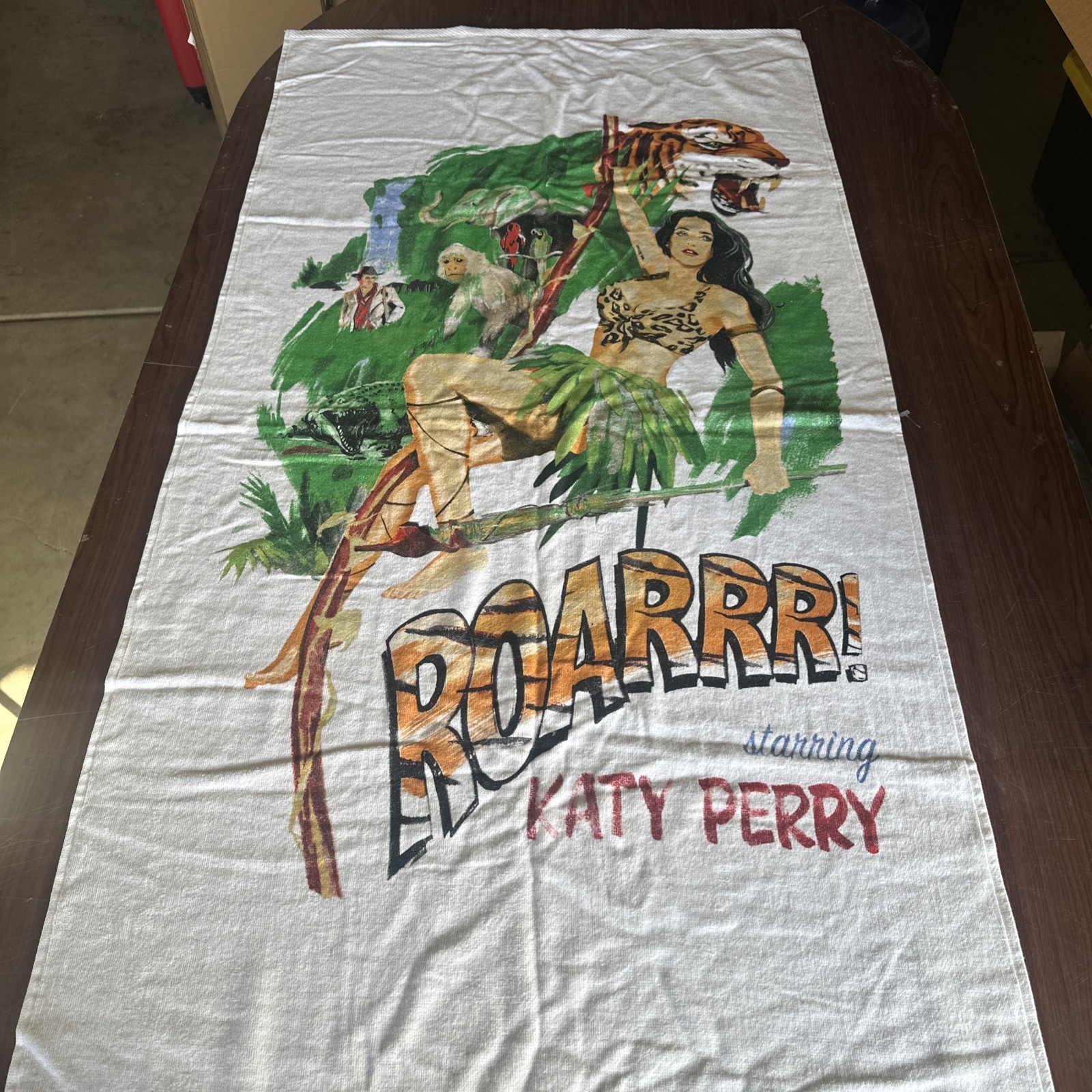 PRO TOWELS ROARRR KATY PERRY Beach Towel 100% Cotton 59 x 30 in