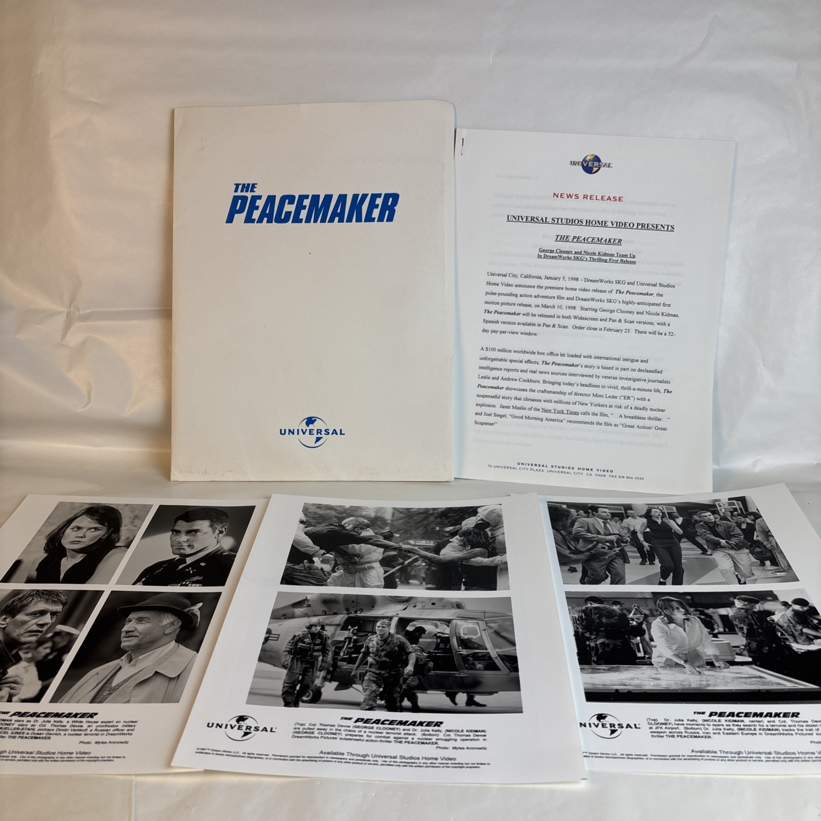 THE PEACEMAKER (97) Press Kit 3 Photos Production Booklets Folder George Clooney