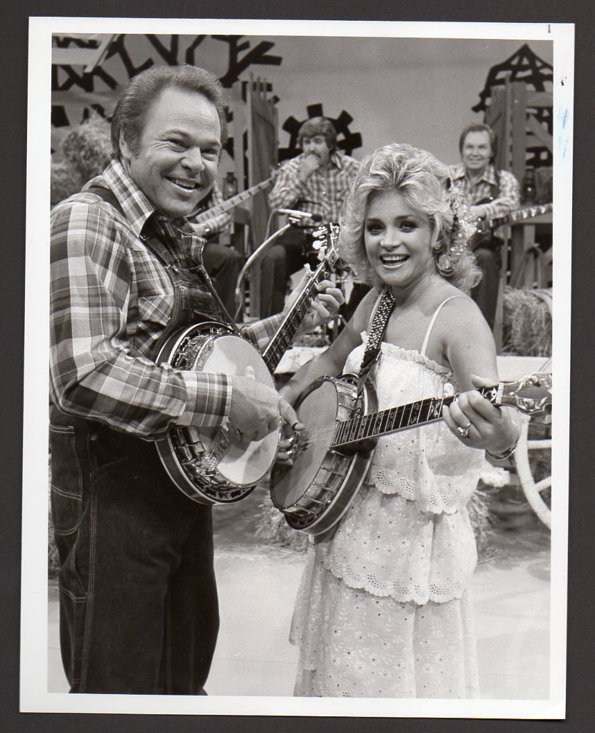 ROY CLARK & BARBARA MANDRELL Country Singers banjo players ORIG TV PHOTO 7×9