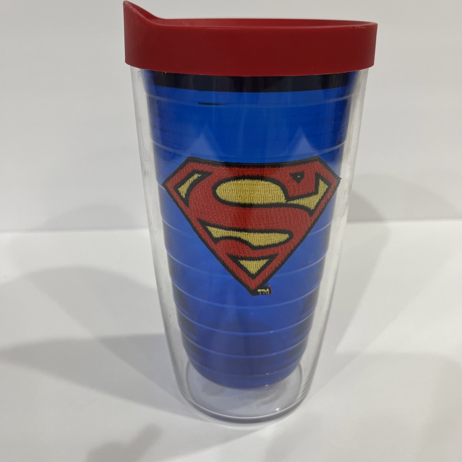 SUPERMAN TERVIS 16 oz. TUMBLER WITH RETRACTABLE LID – DISHWASHER SAFE DC COMICS