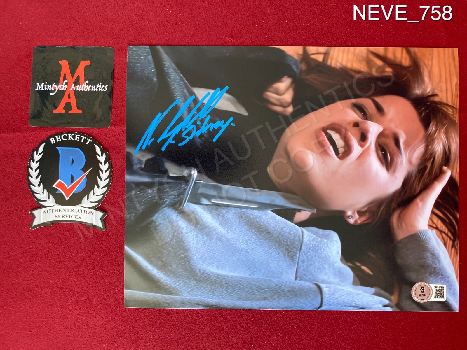 Neve Campbell autographed signed Scream 8×10 photo Beckett COA Sidney Prescott