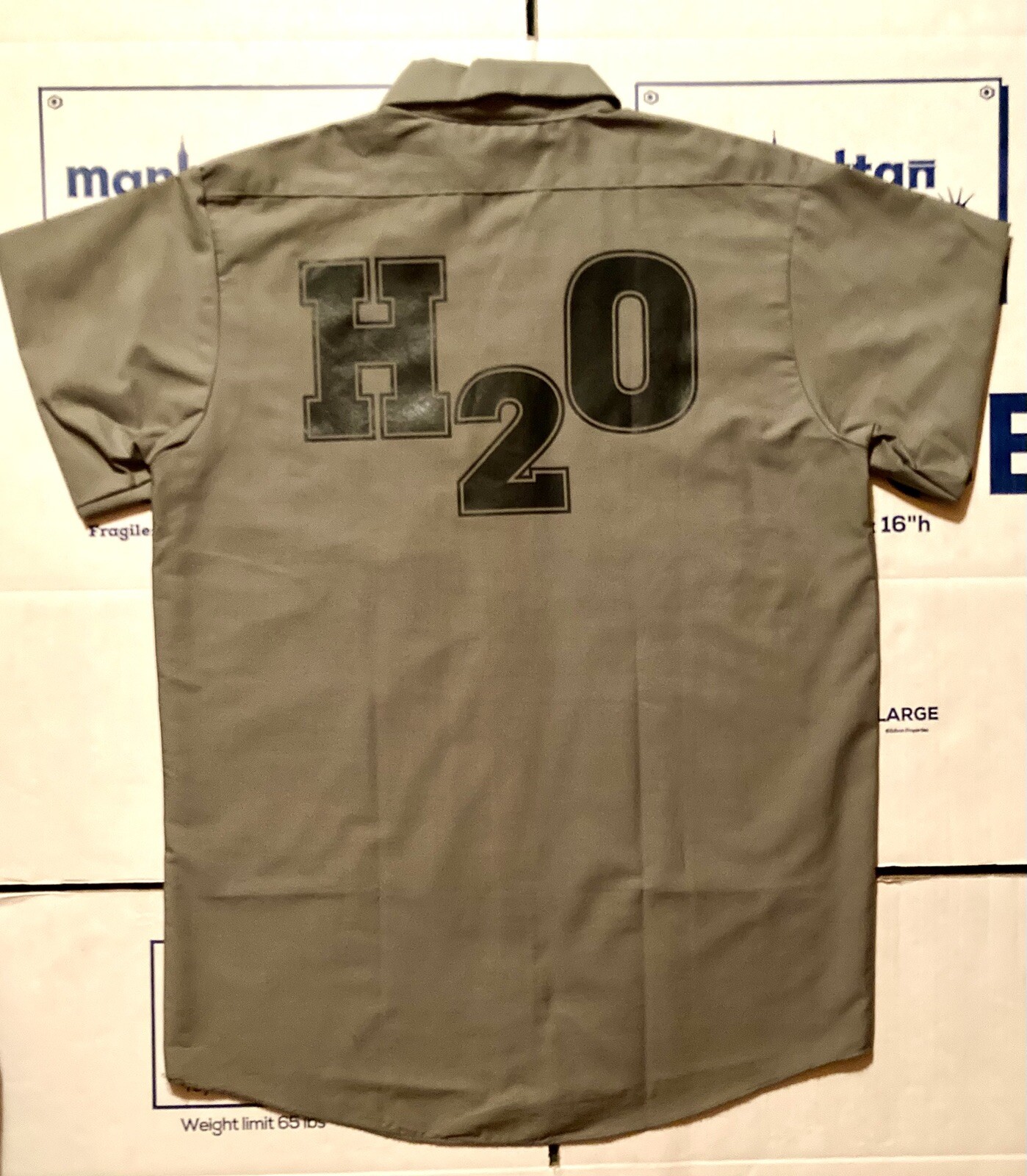 H2O RARE VINTAGE 1990S BUTTONED DOWN COLLARED GRAY SHORT SLEEVE WORK SHIRT