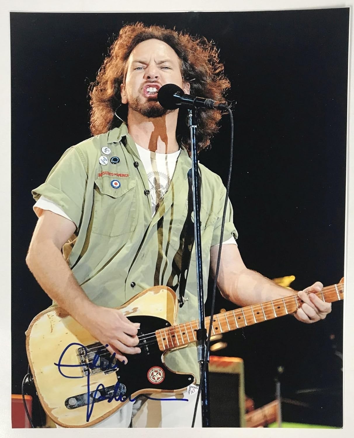 Eddie Vedder Signed Autographed Glossy 8×10 Photo – Todd Mueller COA