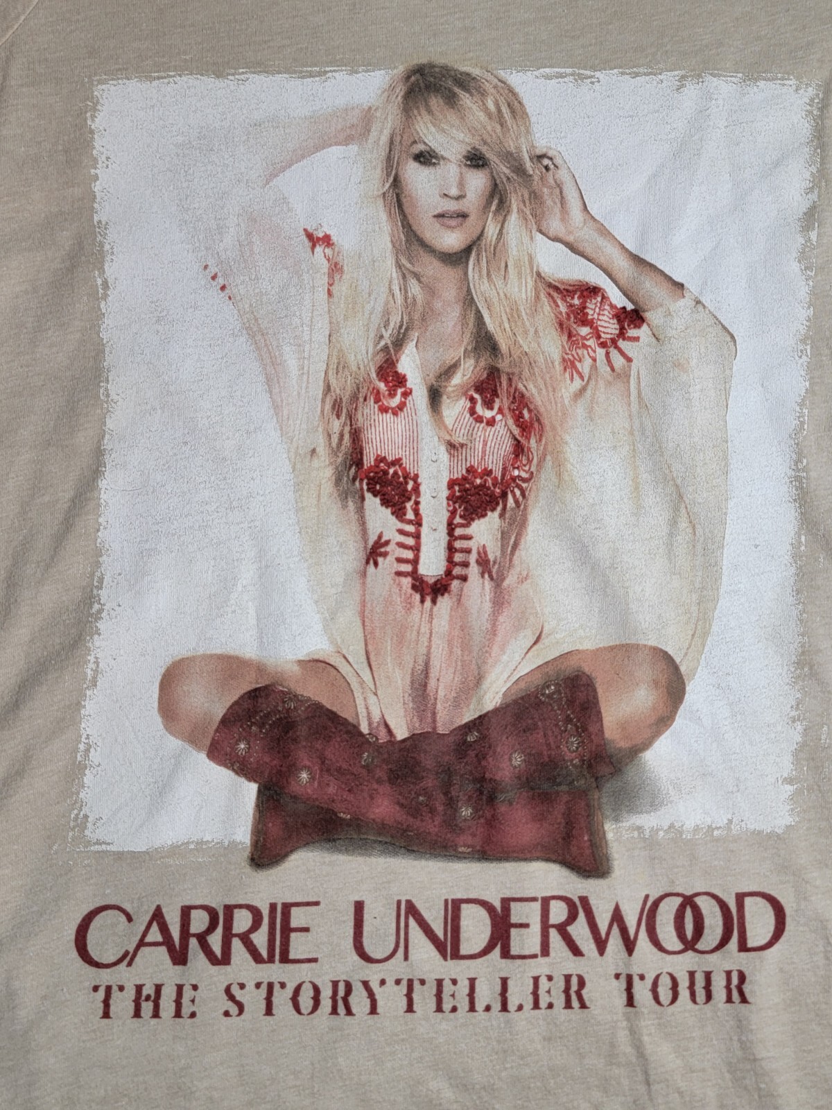 Carrie Underwood “The Storyteller Tour 2016” T-Shirt Women’s Small Short Sleeve