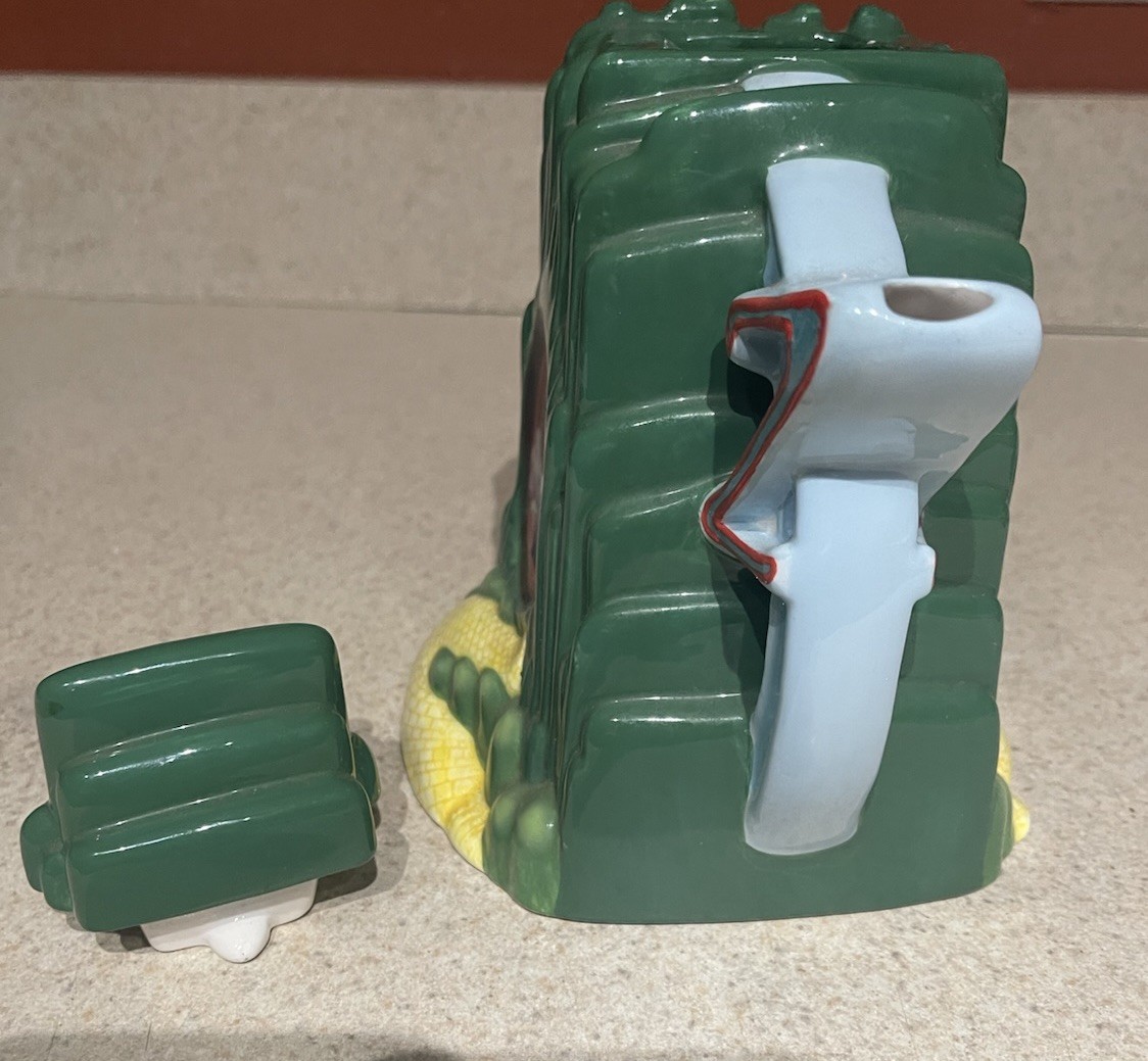Wizard of Oz “Emerald City Teapot” 2000 Vibrant Colors Green/Yellow/Bue