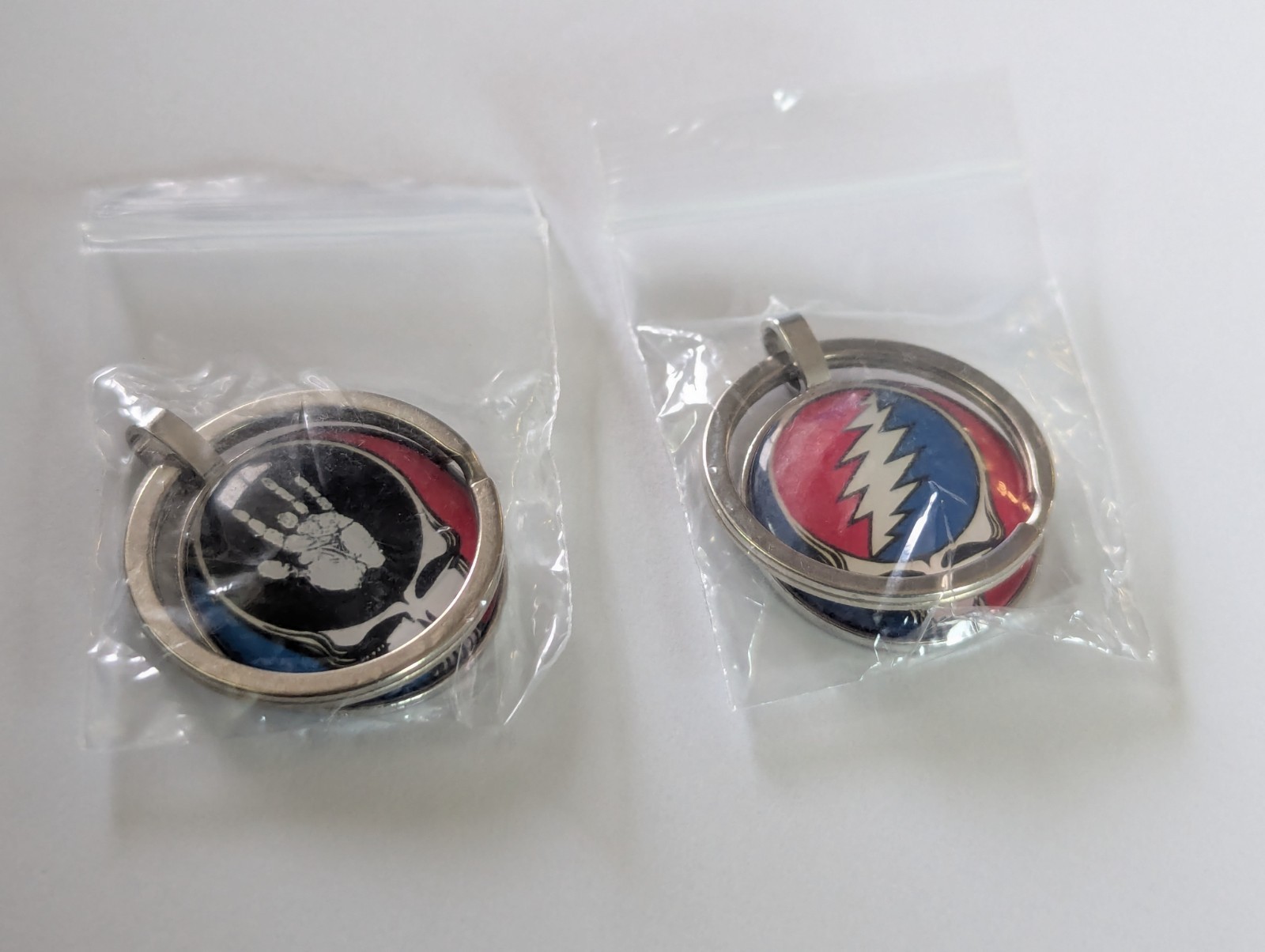2 Different Grateful Dead Keychain Stealie Skull Key Ring Deadhead Jerry Garcia