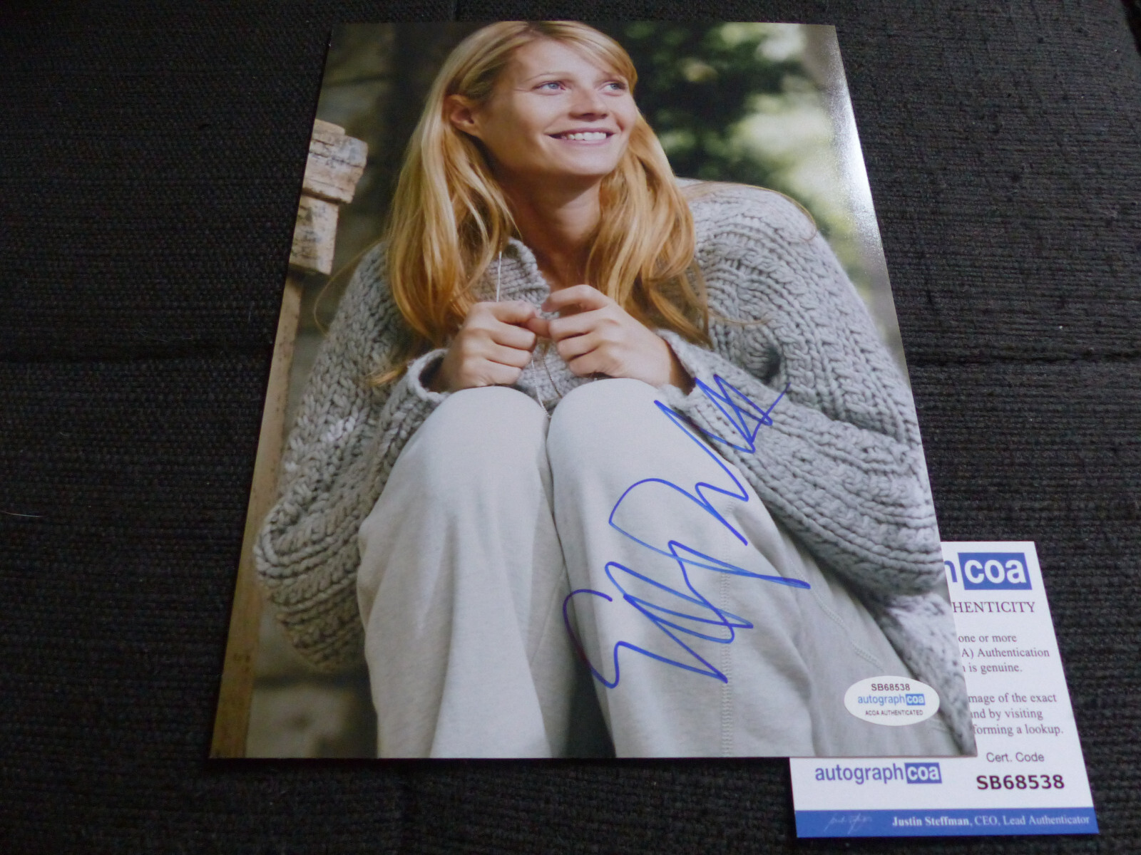 GWYNETH PALTROW signed autograph 8×11 Photo InPerson ACOA COA