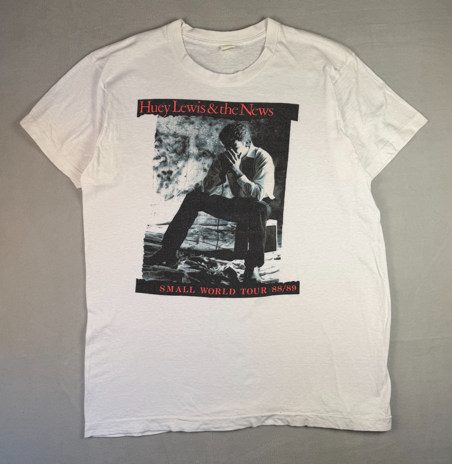 Vintage Huey Lewis & the News T Shirt L Small World Tour Single Stitch USA 80s