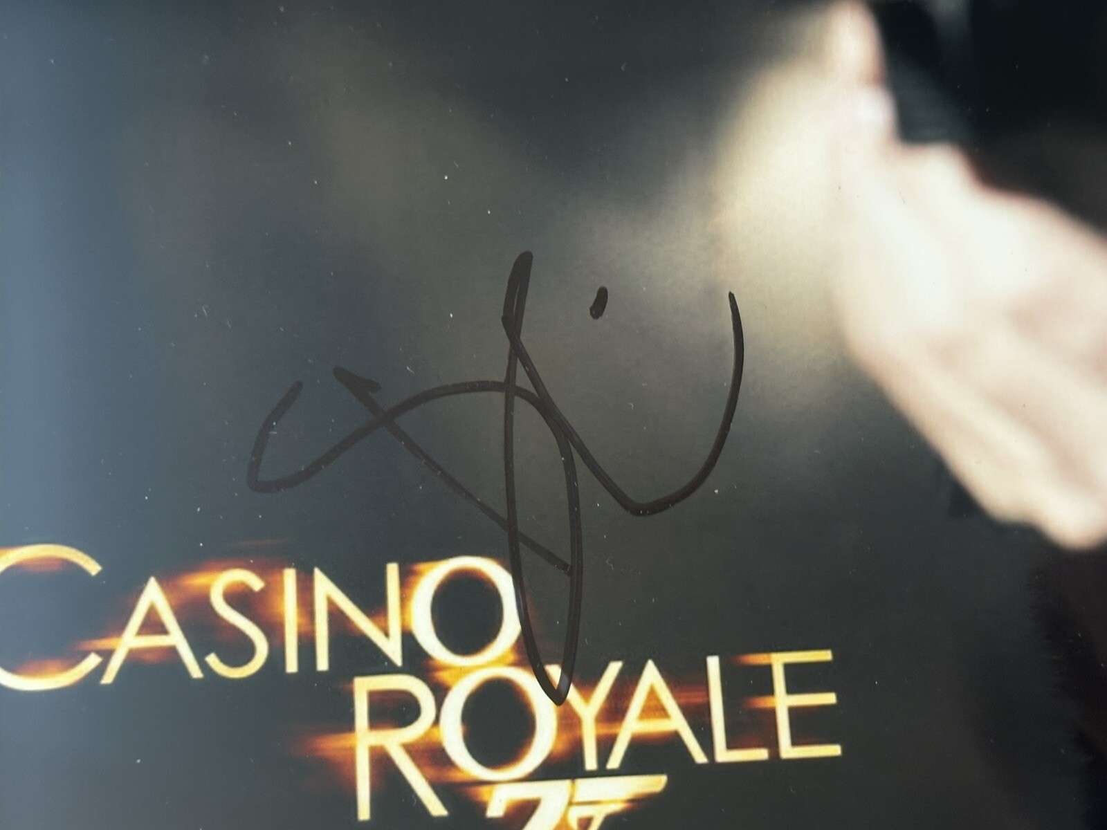 Daniel Craig signed James Bond 8×10 photo In Person Proof. Casino Royale 007