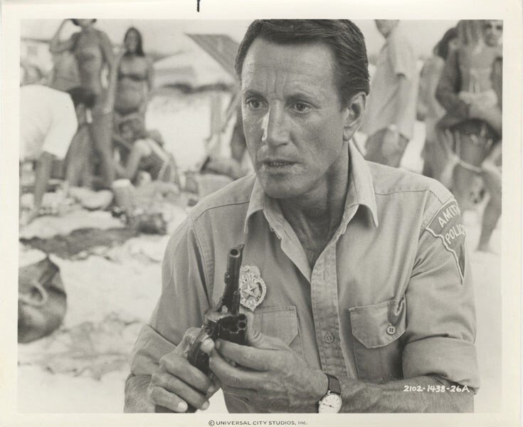 Jaws 2 Roy Scheider Chief Brody holding gun on beach Original 8×10 Photo 1978