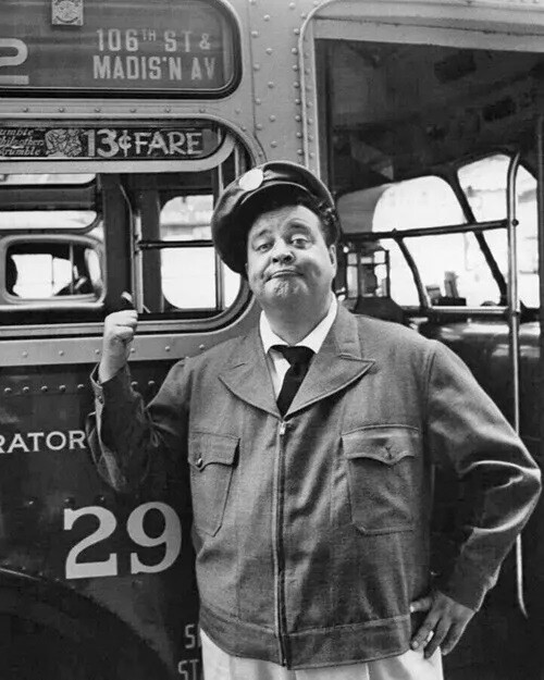 Jackie Gleason As Ralph Kramden The Honeymooners Poster 8×10 PHOTO PRINT