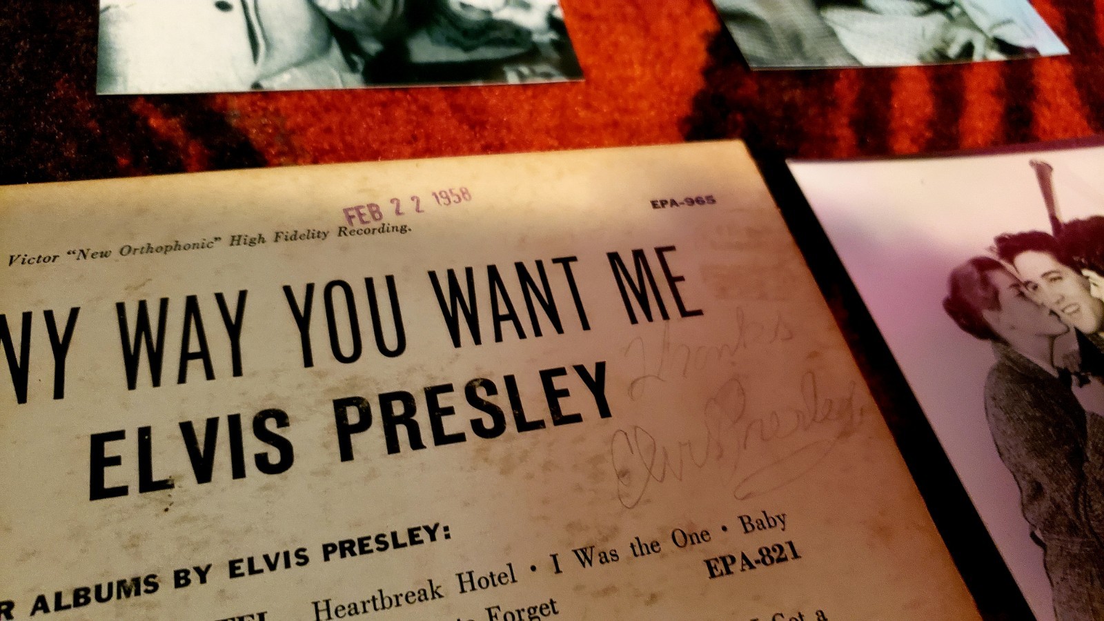 ELVIS PRESLEY SIGNED RECORD SLEEVE ANYWAY YOU WANT ME W RECORD N Photos 1956