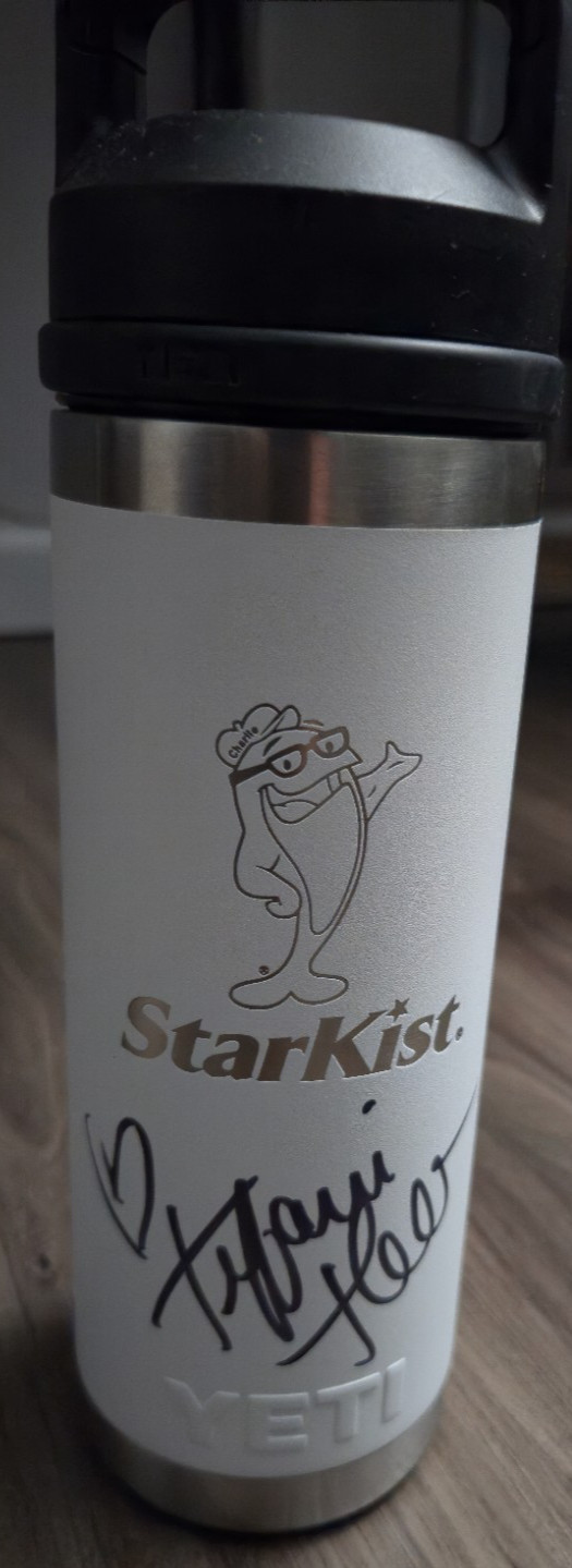 TIFFANI AMBER THIESSEN AUTOGRAPH ON STARKIST WHITE YETI 26OZ RAMBLER AUTO RARE