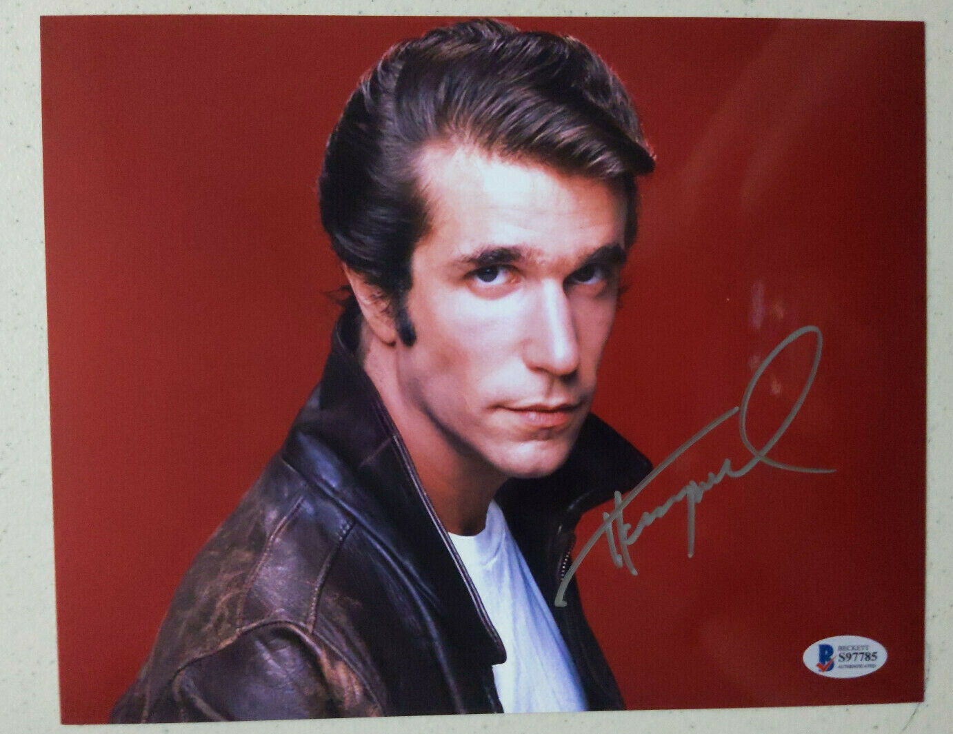 HENRY WINKLER Signed 8×10 Photo FONZIE Happy Days Autograph JSA BAS QR red H