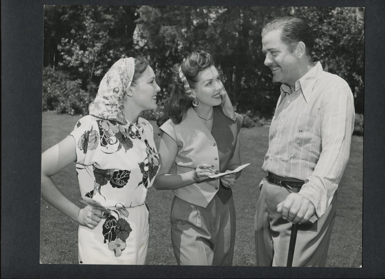 LINDA DARNELL + ANN MILLER CANDID – 1940s BY JOSEPH JASGUR