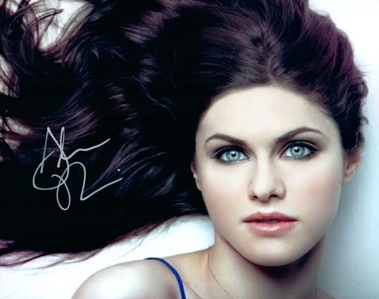 Alexandra Daddario Signed 8×10 Autographed Photo Picture with COA