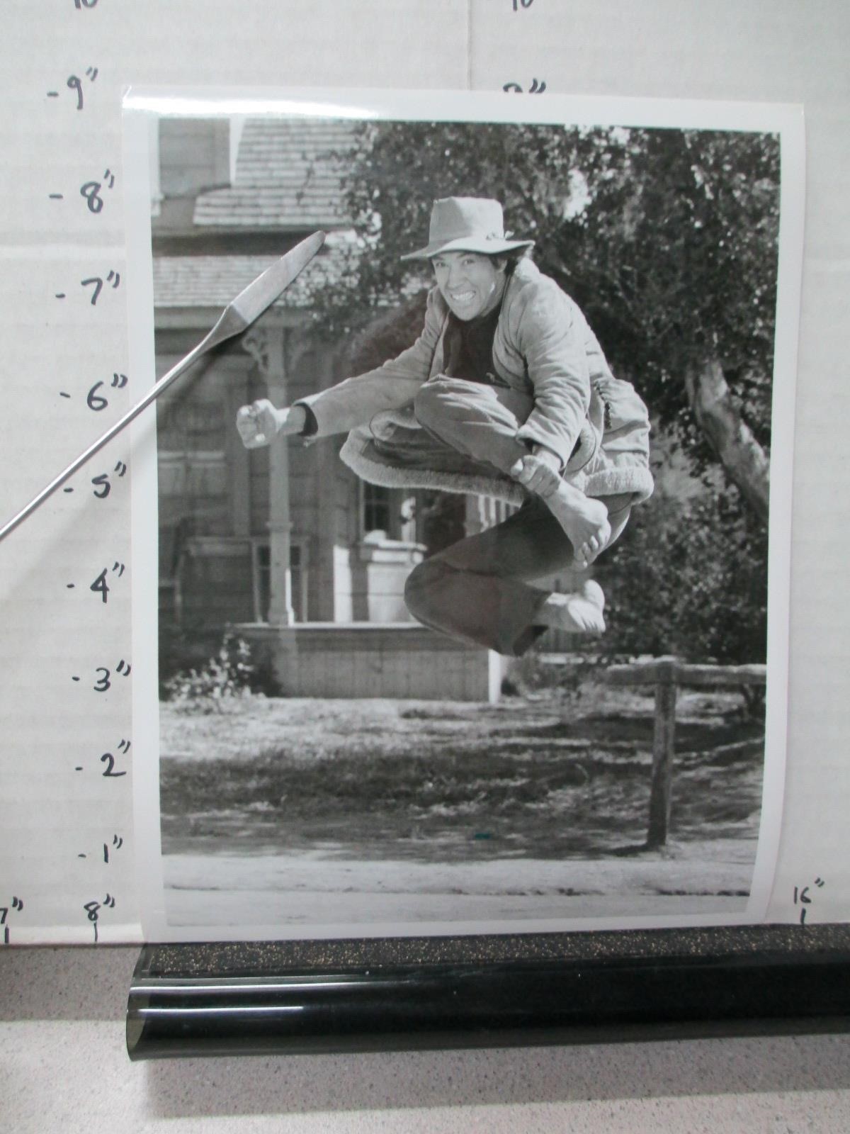 ABC TV show photo 1970s KUNG FU David Carradine jump kick