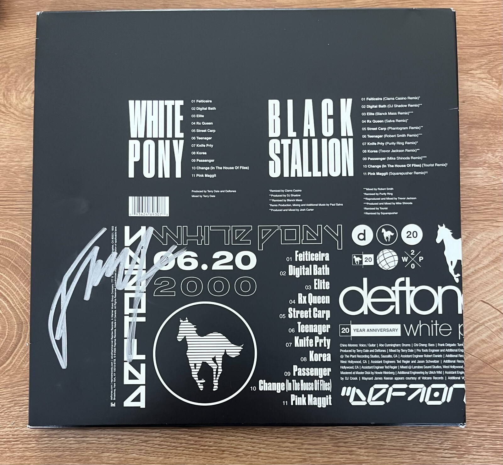 * DEFTONES * signed box set * WHITE PONY * FRANK DELGADO * 1