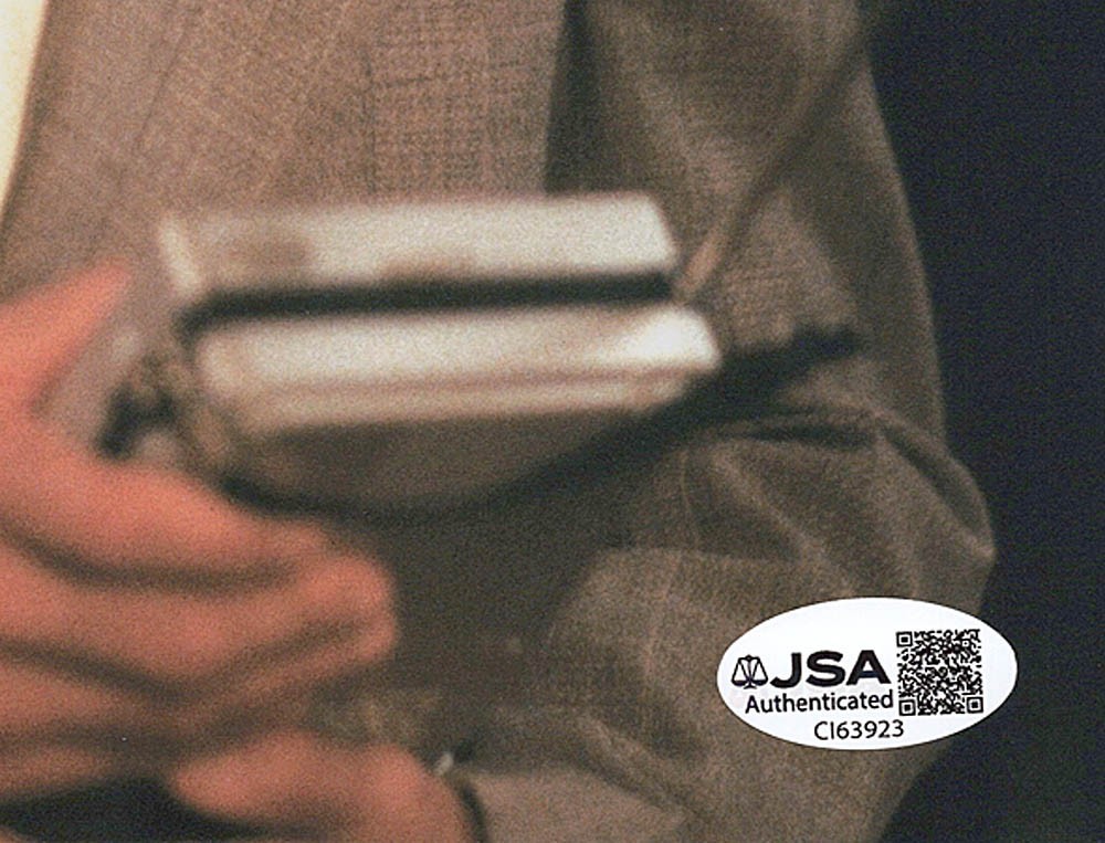 Dustin Hoffman signed “RAIN MAN” 8×10 Photo EXACT PROOF e Raymond JSA COA