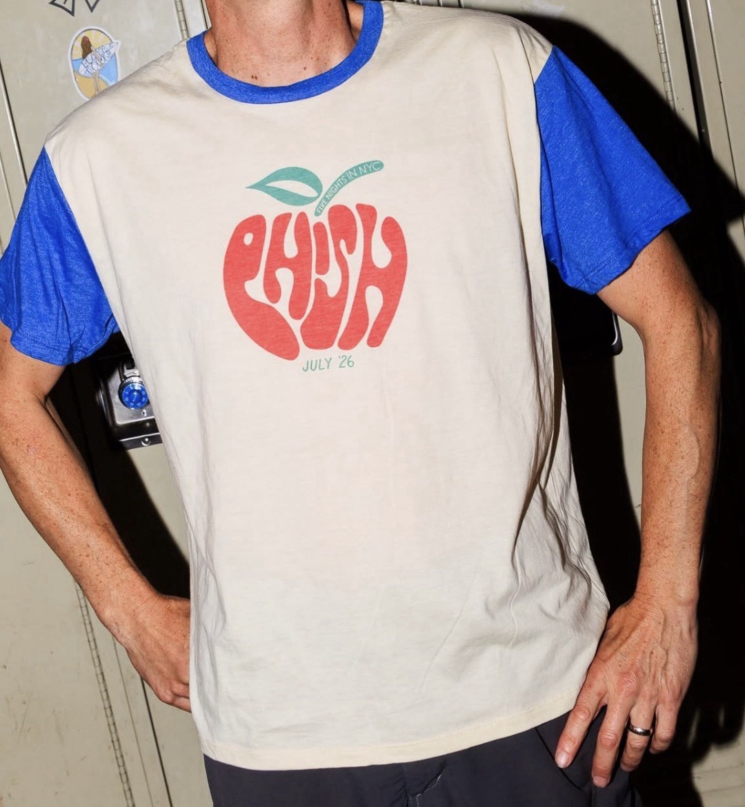 Medium Big Apple Shirt PHISH 2026 Summer Tour NY 5 Nights At The Garden Merch
