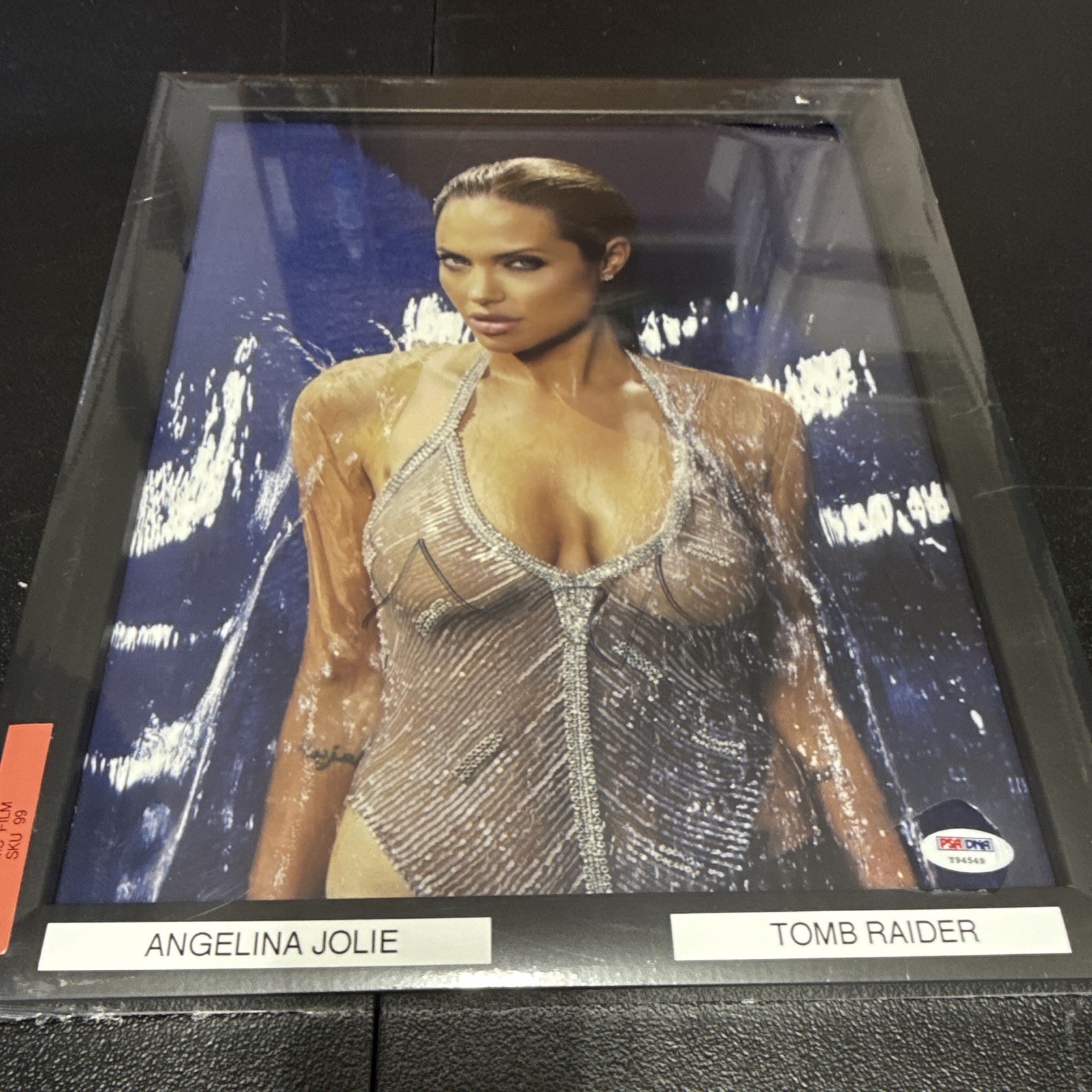 Angelina Jolie(Tomb Raider) Signed 11×14 Photo PSA/DNA Autograph Auth
