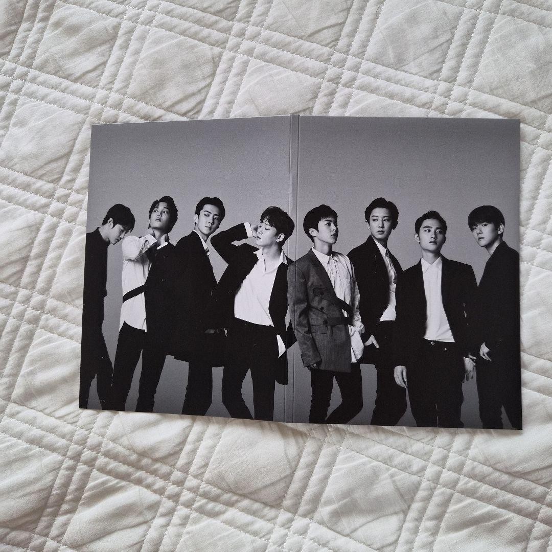 EXO Folding Card with Mini Poster