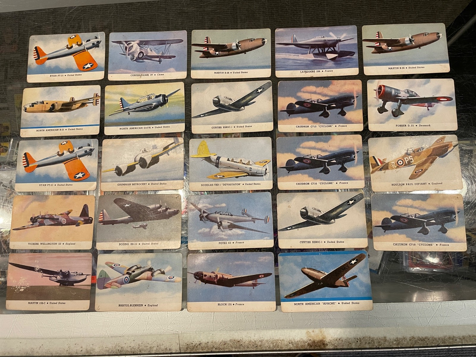 1944 WAR AIRPLANES JETS LEAF 24 NON SPORTS TRADING CARD LOT VG+