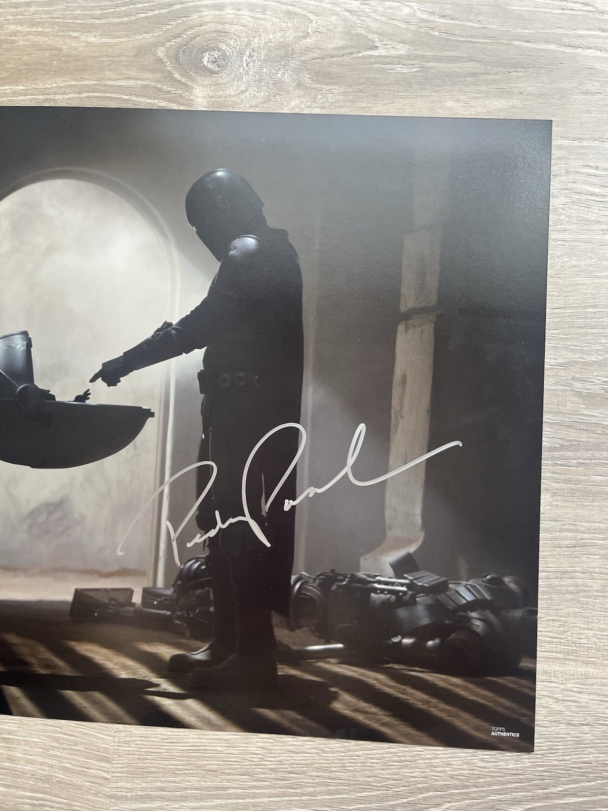 Pedro Pascal Signed Mandalorian 16×20 Photo Beckett COA Star Wars Din Djarin
