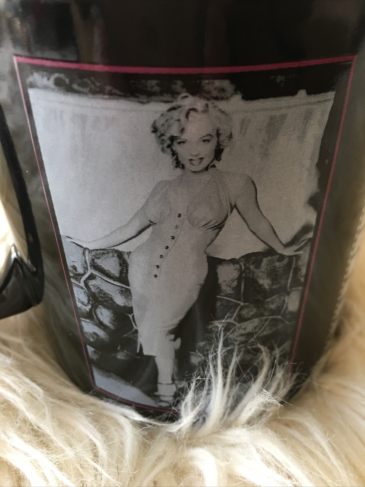 Marilyn Monroe Mug XL 22 Oz Coffee Bernard Hollywood Glam Iconic Film Black 2008