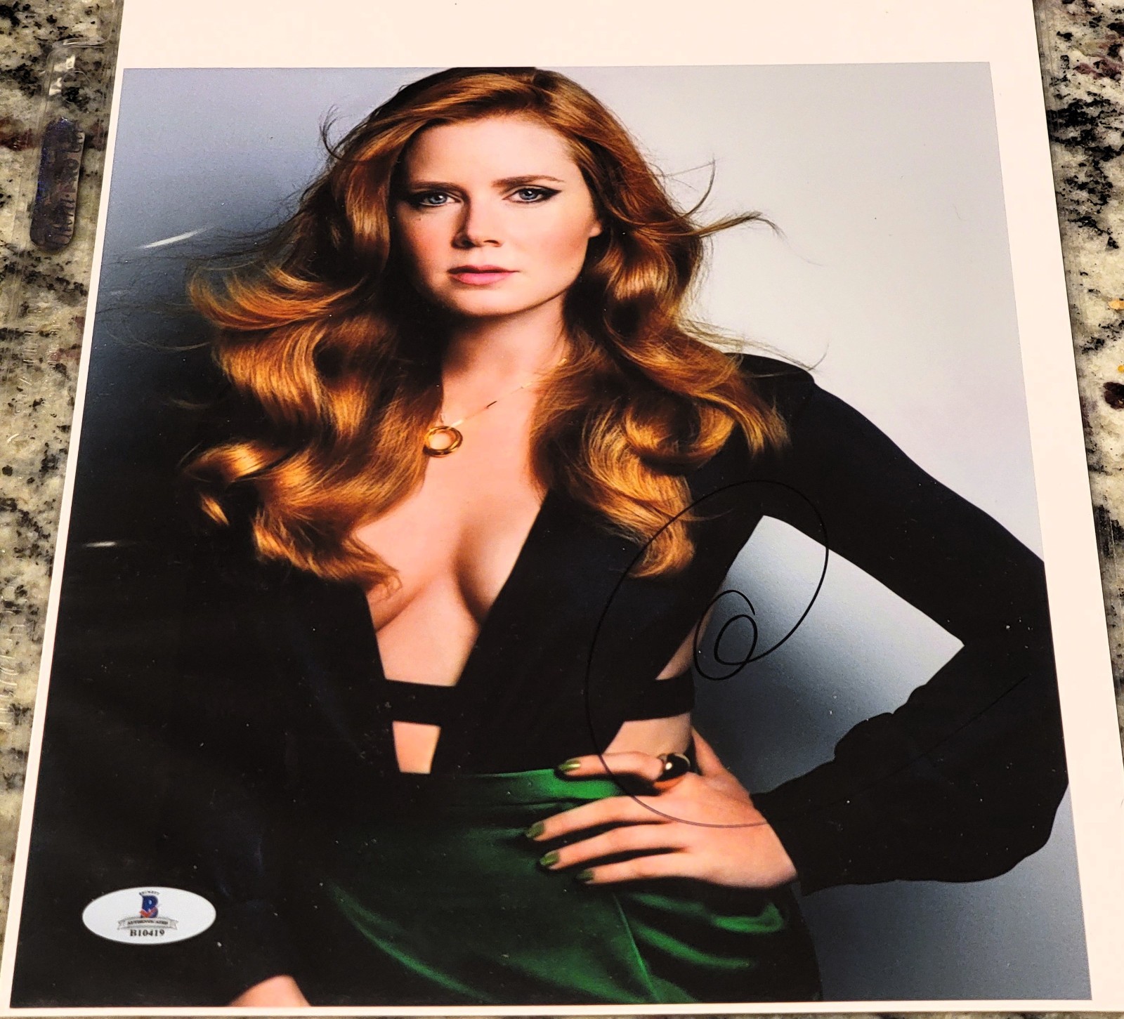 SEXY AMY ADAMS SIGNED 8×10 PHOTO BAS AUTHENTICATED DIFFICULT SIGNER