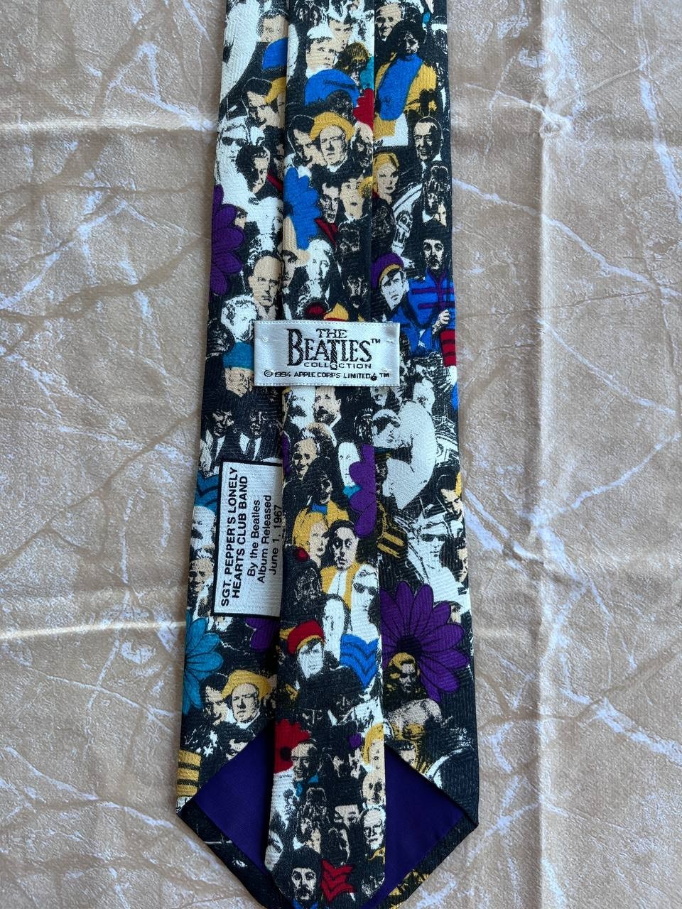 Rare Vintage 1994 The Beatles Sgt Pepper’s Album Silk Tie Apple Corps Band Merch