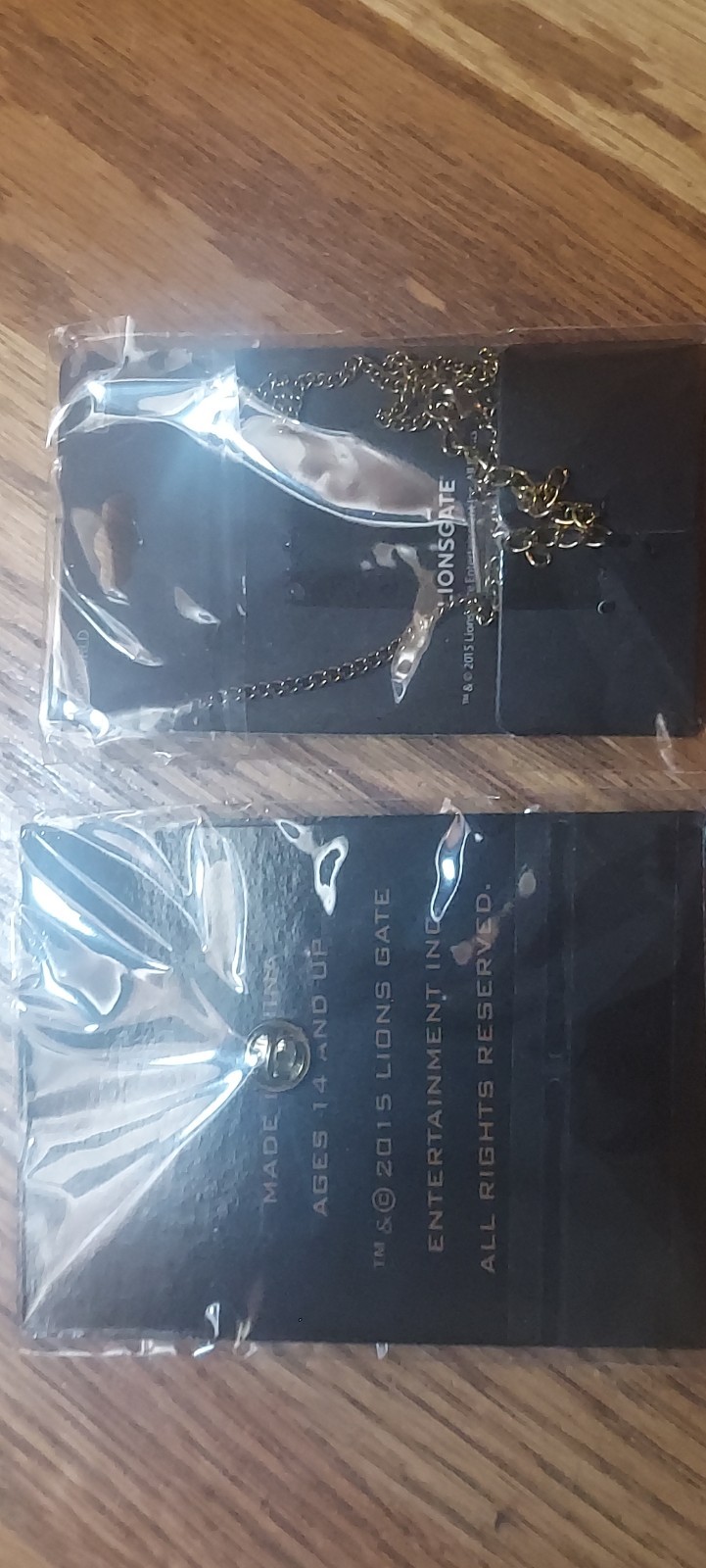 The Hunger Games: Mockingjay Part 2 Metal Pin & Necklace 2015 Lions Gate